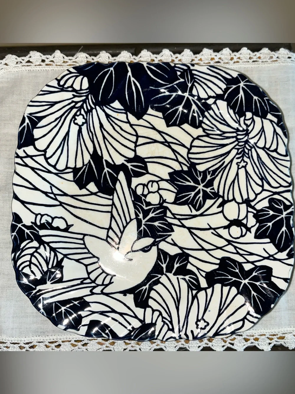 4 Johnson Brothers Metropolitan Museum of Art Hummingbird Blue and White Salad